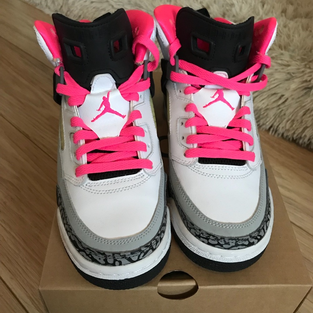 Jordan Brooklyn sneakers